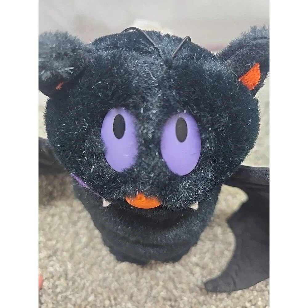 Vintage 1996 Gibson Greetings Hanging Bat Halloween Laughs DOES NOT VIBRATE